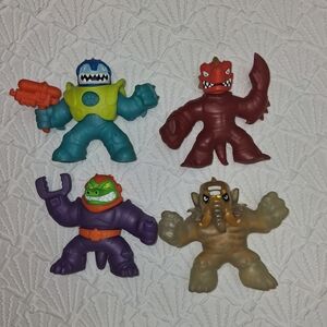 Heroes Of Goojit Zu Monster Action Figures Set - Multicolor
